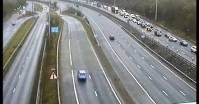 'Sudden flurry of snow' leads to eleven-vehicle pile up on M60 - www.manchestereveningnews.co.uk - Manchester