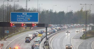 Three people ‘seriously injured’ in ten-vehicle crash on M60 - www.manchestereveningnews.co.uk - Manchester