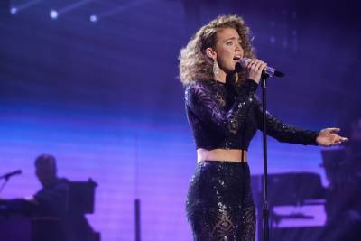 ‘American Idol’: Madison Watkins Gets Emotional As She Delivers Powerful Performance Of Sara Bareilles’ ‘Gravity’ - etcanada.com - USA