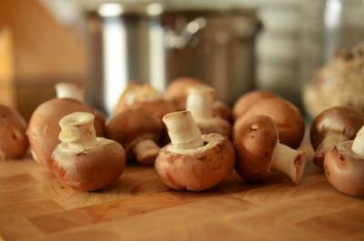 World Kitchen: Creamy Mushroom Soup Recipe - www.mynormalgaylife.com