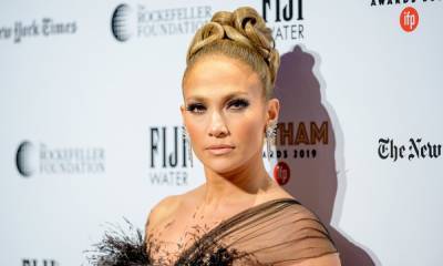Here’s why Jennifer Lopez’s latest post has fans questioning her relationship status - us.hola.com