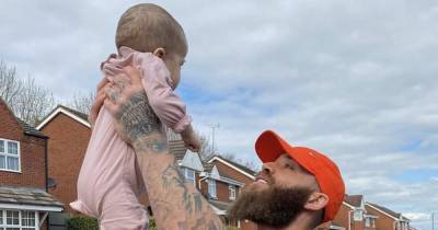 Charlotte Dawson and Mrs Hinch lead stars in a nationwide doorstep clap for Ashley Cain's daughter Azaylia - www.ok.co.uk - county Dawson