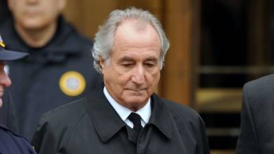 Bernie Madoff, Ponzi Schemer, Dies in Prison at 82 - www.etonline.com