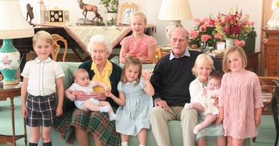 Royal Family shares cute picture of the Queen and Prince Philip with their great-grandchildren - www.manchestereveningnews.co.uk