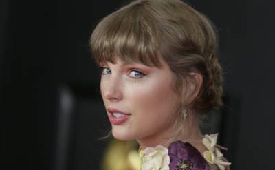 Taylor Swift Sends Frontline Nurse Sweet Gift And Handwritten Note: ‘I Am So Inspired By You’ - etcanada.com