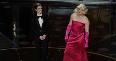 Oscar writers reveal insider info on Anne Hathaway and James Franco's awkward hosting gig - www.msn.com