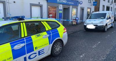 Early morning police presence as man found lying in Eaglesham street - www.dailyrecord.co.uk - Scotland