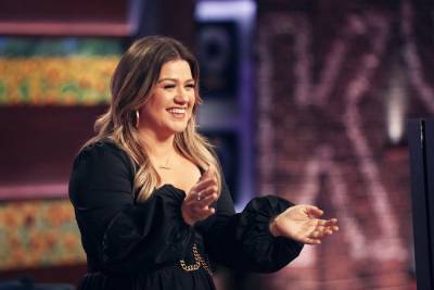 Kelly Clarkson Knows ‘What A Girl Wants’ With This Christina Aguilera Cover - etcanada.com