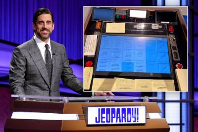 ‘Jeopardy!’ host Aaron Rodgers’ note to self: ‘Don’t pick your nose’ - nypost.com