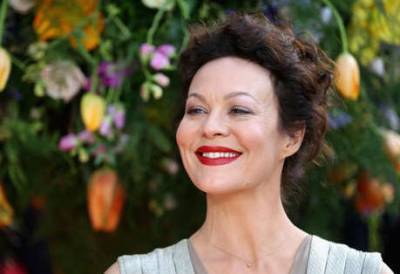 Helen McCrory death: Actor dies from cancer, aged 52 - www.msn.com
