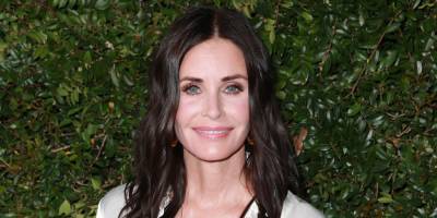 Courteney Cox's Comedy Horror Series 'Shining Vale' Has Been Greenlit at Starz - www.justjared.com