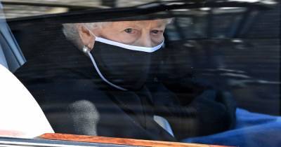 Brave Queen Elizabeth 'incredibly strong but clearly devastated' as she sits alone at Philip's funeral, says expert - www.ok.co.uk