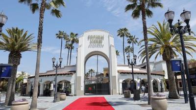Universal Studios Hollywood Reopens to Sold Out Crowd - www.hollywoodreporter.com - California