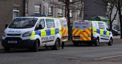 Police race to scene of 'ongoing incident' in Scots town centre - www.dailyrecord.co.uk - Scotland