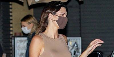 Kendall Jenner Wraps Up The Weekend By Grabbing Dinner With Friends at Nobu - www.justjared.com - Los Angeles