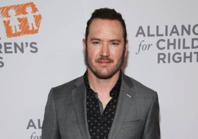Mark-Paul Gosselaar ‘Cringed Seeing’ Himself In Racist ‘Saved By The Bell’ Episode ‘Running Zach’: It ‘Would Never Get Made In Current Times’ - etcanada.com