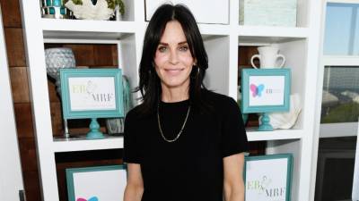 Courteney Cox Alarms Boyfriend Johnny McDaid and Daughter Coco With Fang Tooth Implants on April Fools' Day - www.etonline.com