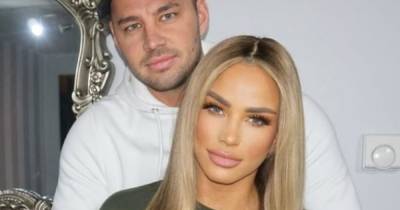 Katie Price 'struggling with pain' as she and boyfriend Carl Woods 'suffer bad reactions' to coronavirus vaccine - www.ok.co.uk