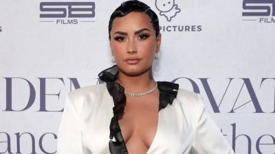 The Demi Lovato-Frozen Yogurt Shop Controversy, Fully Explained - www.glamour.com - New York
