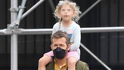 Ryan Reynolds - Blake Lively - James Reynolds - Ryan Reynolds Carries Daughter James, 6, On His Shoulders On Rare Public Outing Together – Pic - hollywoodlife.com