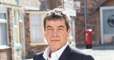 Johnny Connor - Corrie fans floored by Johnny Connor's hairy new look - manchestereveningnews.co.uk