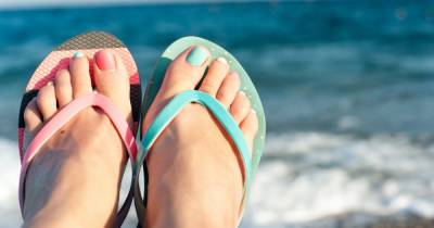 5 Comfy Flip Flops You Can Try for Free With Amazon Prime Wardrobe - www.usmagazine.com