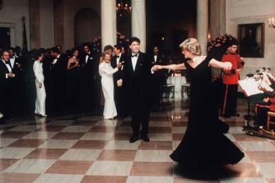 John Travolta Reminisces About His ‘Fairytale’ Dance With Princess Diana - etcanada.com - Mexico