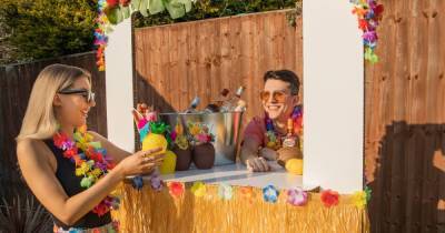 You can now buy a £20 pop-up Tiki Bar with over 100 Hawaiian-themed accessories - www.dailyrecord.co.uk
