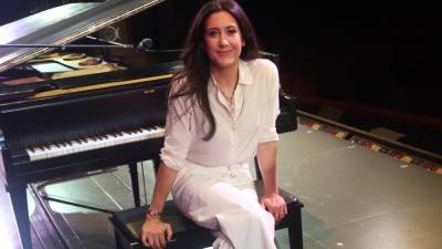 Vanessa Carlton Says ‘A Thousand Miles’ Is About a ‘Famous Actor,’ and Fans Have a Theory - www.glamour.com