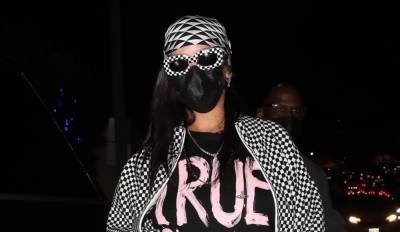 Rihanna Is the 'True Punk' While Grabbing Dinner With Friends! - www.justjared.com - Italy - Beverly Hills - Santa Monica