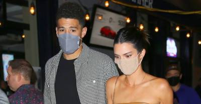 Kendall Jenner & Boyfriend Devin Booker Hold Hands During Night Out! - www.justjared.com - New York
