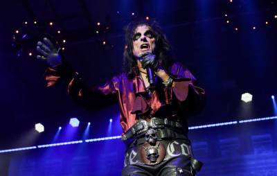 Alice Cooper on contracting COVID-19: “It knocked me out for three weeks” - www.nme.com