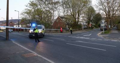 Boy, 15, seriously injured after motorbike crash in Stalybridge - www.manchestereveningnews.co.uk