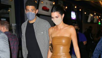 Kendall Jenner Boyfriend Devin Booker Hold Hands On Rare Date Night In NYC — Pics - hollywoodlife.com - New York - Italy