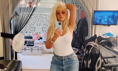 Christina Aguilera has a mini salon in her bedroom: see inside! - us.hola.com