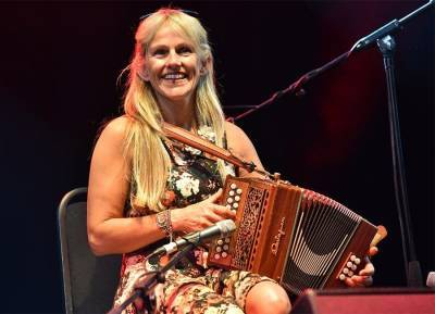 Viewers hail Sharon Shannon a ‘national treasure’ after moving Keys to My Life episode - evoke.ie - Ireland - county Shannon