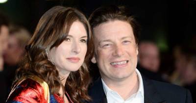 Jamie Oliver's wife Jools shares heartwarming photo of children on family day out - www.msn.com