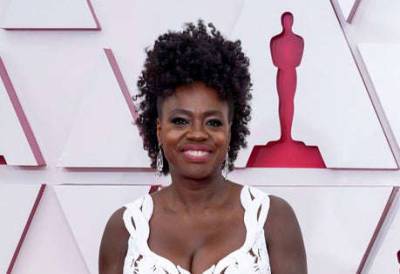 Oscars 2021 – Viola Davis pays tribute to Chadwick Boseman on red carpet: ‘He was authenticity on steroids’ - www.msn.com