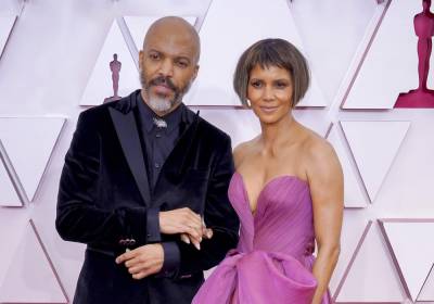 Halle Berry And Boyfriend Van Hunt Make Red Carpet Debut At The Oscars - etcanada.com - Los Angeles