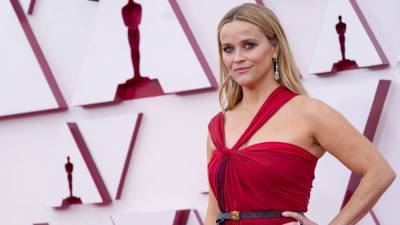Reese Witherspoon and Laura Dern Reunite at 2021 Oscars -- See Their Chic Looks! - www.etonline.com