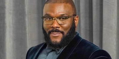 Tyler Perry Urges the World to 'Refuse Hate' in Impassioned Speech at Oscars 2021 - www.justjared.com - Los Angeles