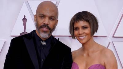 Halle Berry Her BF Just Made Their Oscars Red Carpet Debut—Here’s What to Know About Him - stylecaster.com
