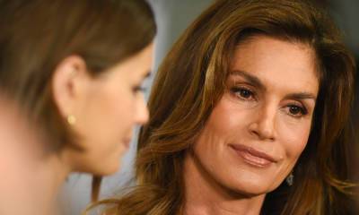 Cindy Crawford shares heartbreaking family news - famous friends react - hellomagazine.com