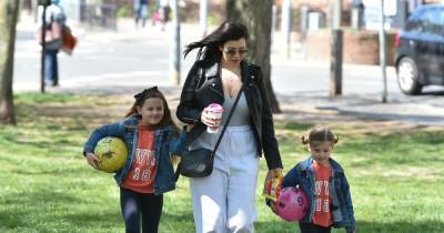 Imogen Thomas - Pete Bennett - Imogen Thomas appears in deep thought as she spends time with children after furious Pete Bennett row - ok.co.uk