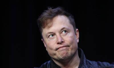 Three 'SNL' Stars Seemingly Slam Decision to Have Elon Musk Host - www.justjared.com
