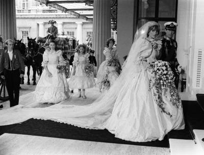 Princess Diana’s 1981 Wedding Gown To Go On Display At Kensington Palace This Summer - etcanada.com - London