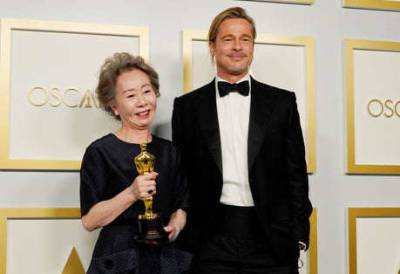 ‘I’m not a dog’: Yuh-Jung Youn responds to Oscars reporter who asks what Brad Pitt smells like - www.msn.com - South Korea