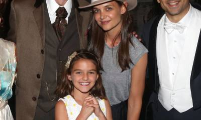 Katie Holmes reflects on memory with daughter Suri in heartbreaking tribute to Alber Elbaz - hellomagazine.com - Paris