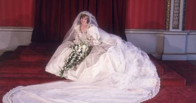 Princess Diana's wedding dress is going on display at Kensington Palace for the first time since 1995 - www.ok.co.uk