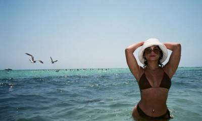Vanessa Hudgens continues endless vacation vibes with another bikini photo from Miami - us.hola.com - city Miami